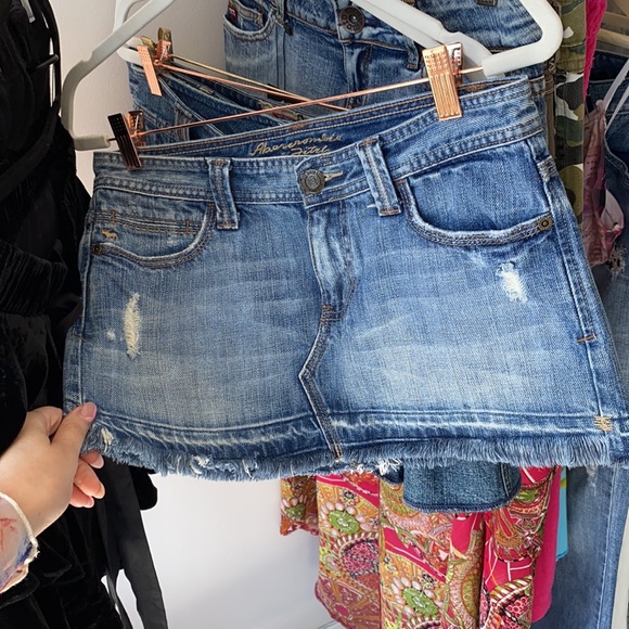Abercrombie Mini Skirt - Picture 4 of 5